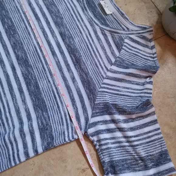 🔵3/$30  Striped T-Shirt - Picture 8 of 11